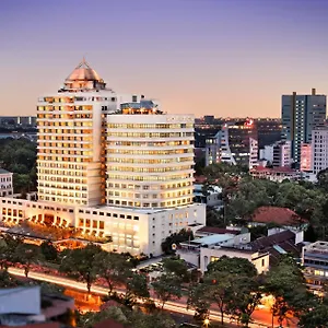 Hotel Sofitel Saigon Plaza